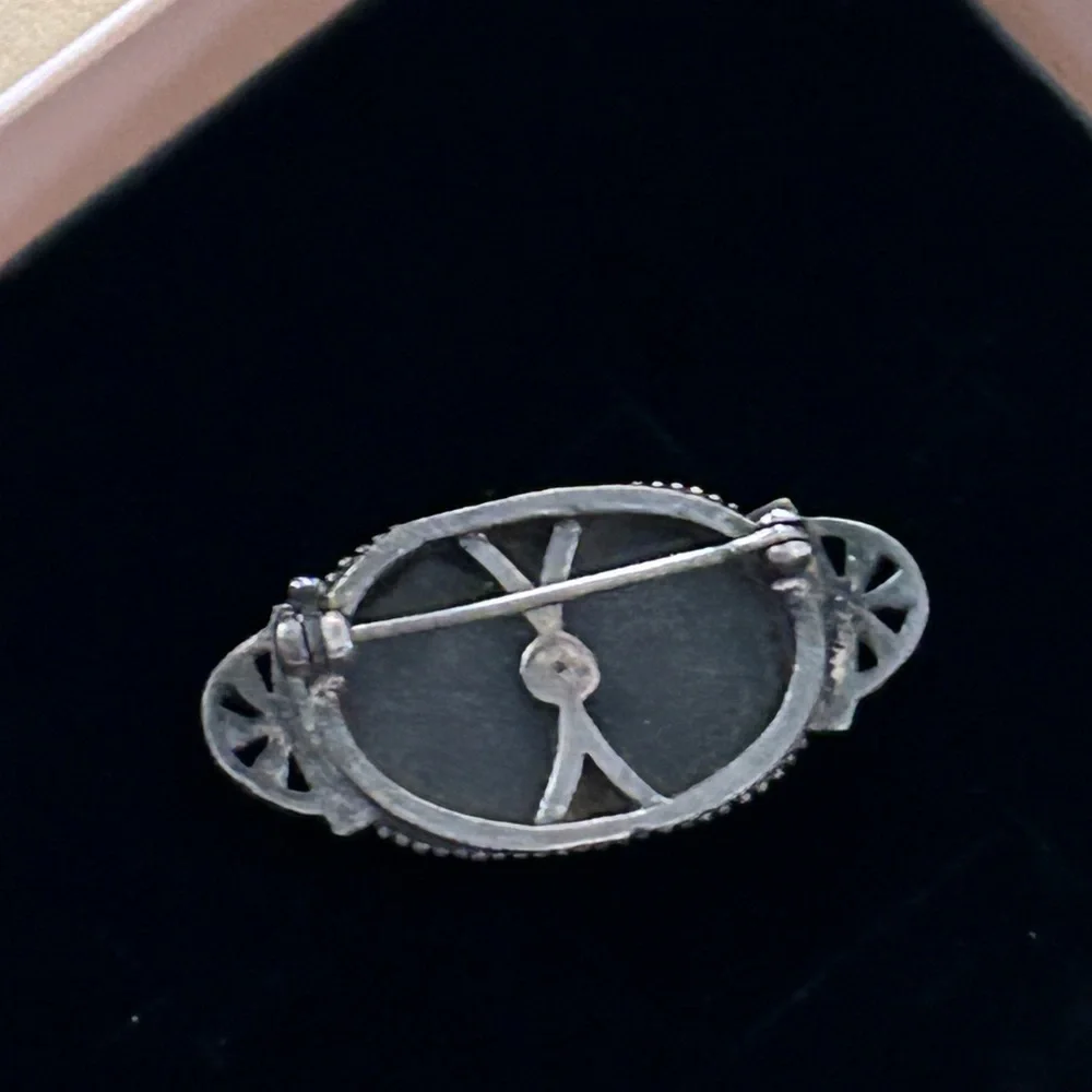 Vintage Sterling Silver Black Onyx & Marcasites Brooch - Picture 5 of 7